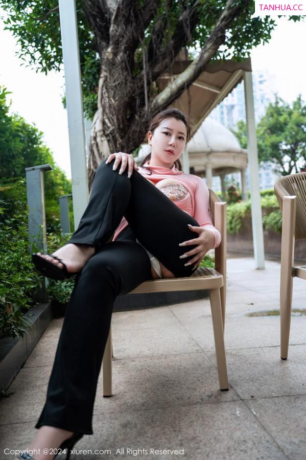 王格 王婉悠 [XiuRen]高清写真图 2024.01.11 No.7943 王婉悠Queen 丰腴美臀第18张图片